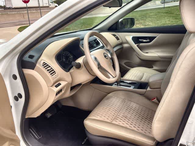 Used 2016 Nissan Altima 2.5 S w/ Power Driver Seat Package FWD image 3