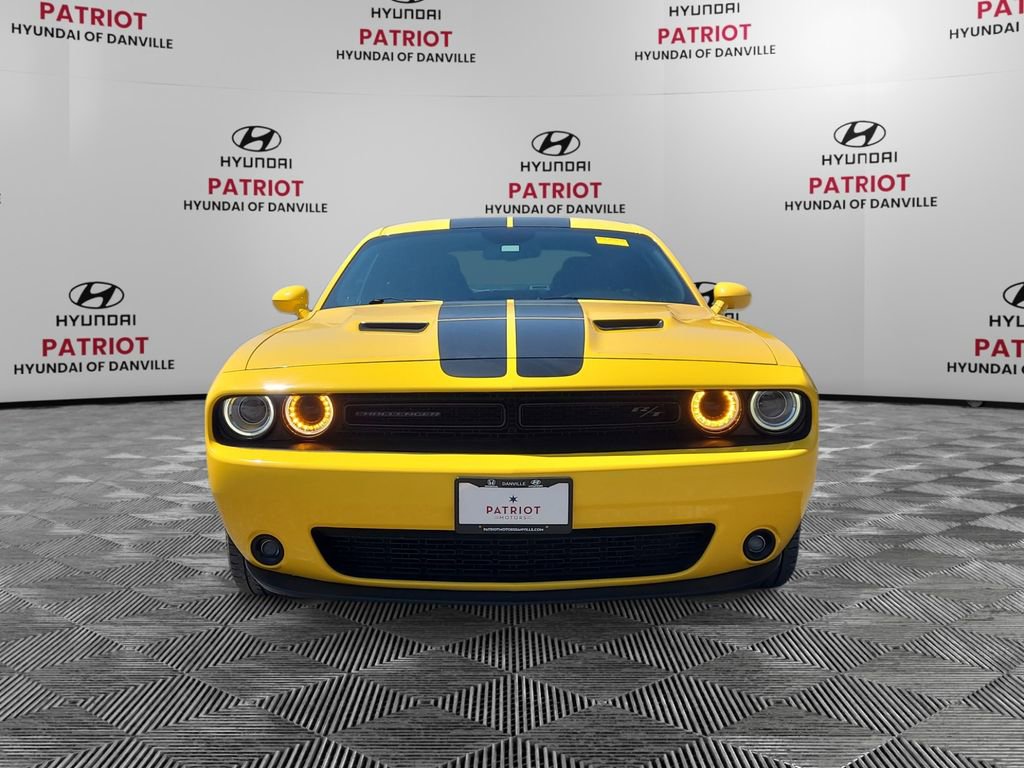 Used 2017 Dodge Challenger R/T w/ Blacktop Package RWD image 8
