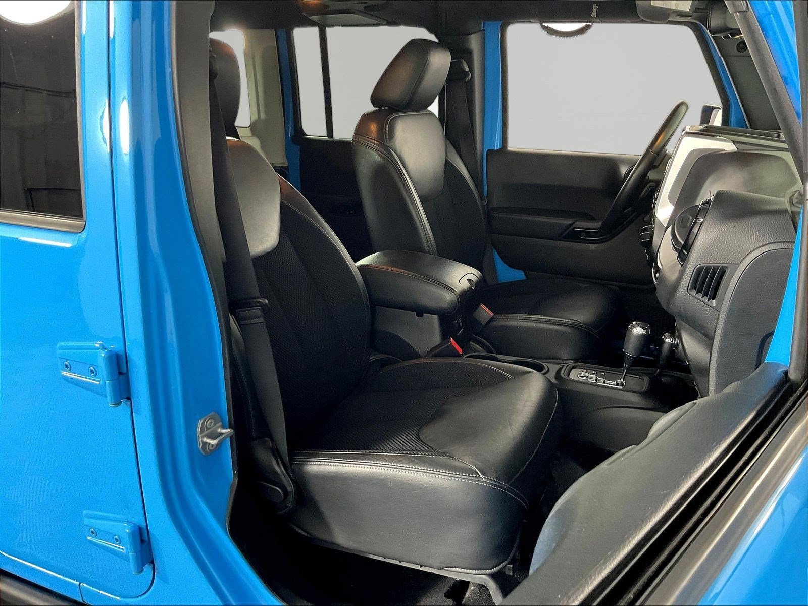 Used 2017 Jeep Wrangler Unlimited Sahara AWD/4WD image 25