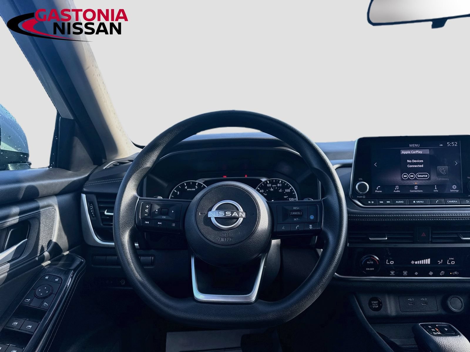 Used 2024 Nissan Rogue SV AWD/4WD image 29