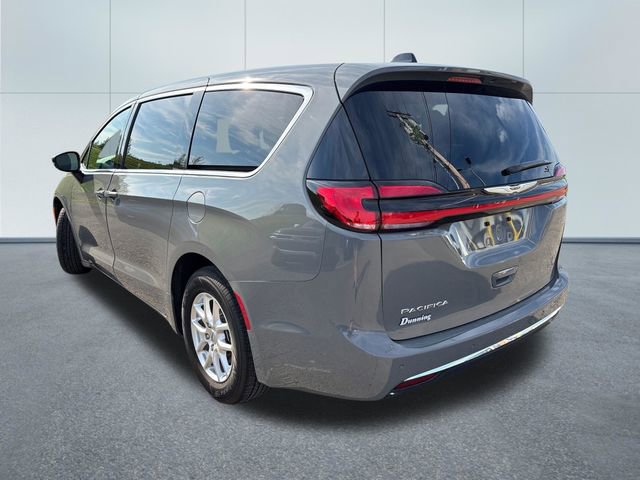 Used 2025 Chrysler Pacifica Select video 2