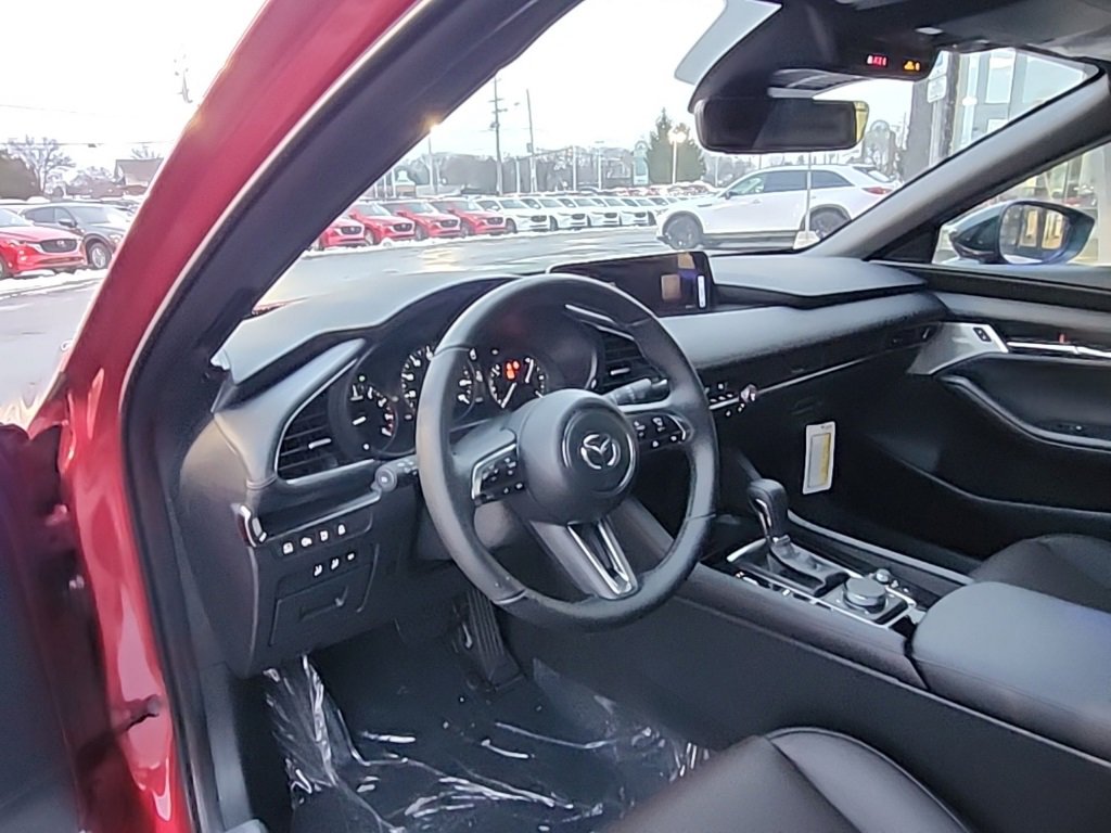 New 2026 MAZDA MAZDA3 Hatchback w/Premium Plus Pkg image 4