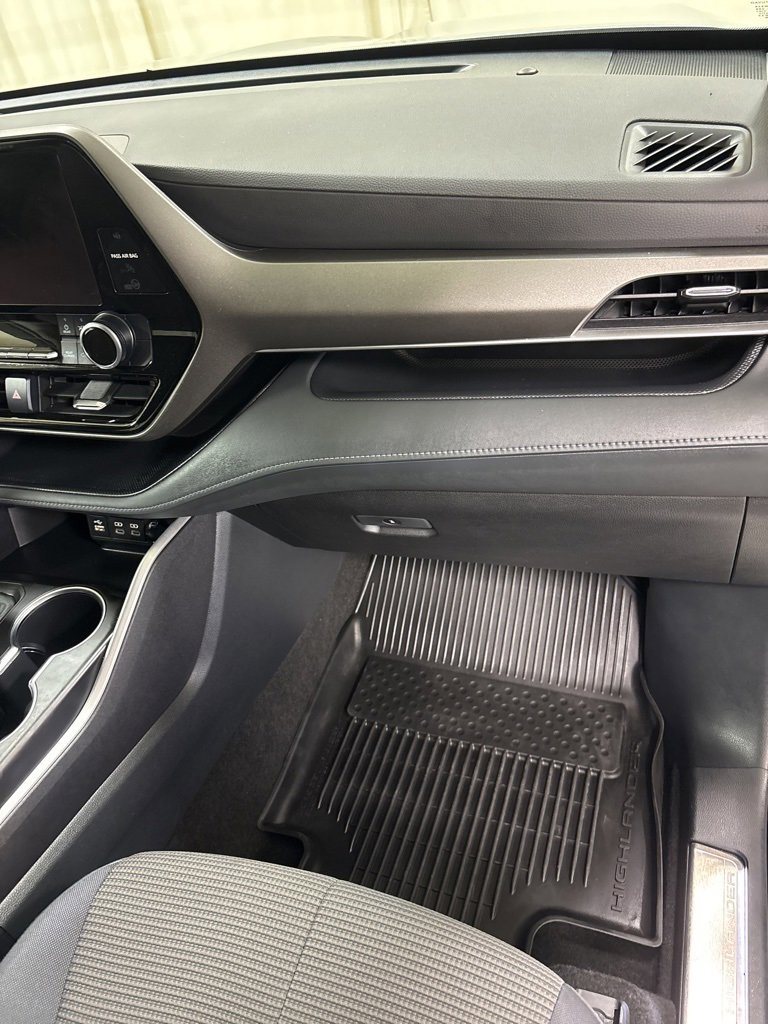 Used 2023 Toyota Highlander L image 35