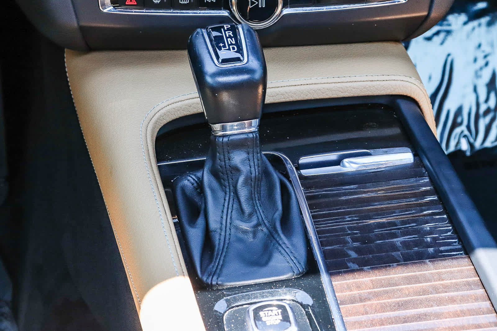 Used 2018 Volvo S90 T5 Momentum w/ Convenience Package FWD image 24