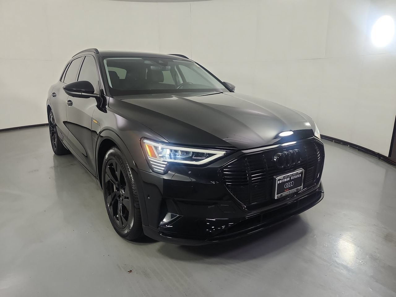 Used 2023 Audi e-tron Premium w/ Convenience Plus Package AWD/4WD image 5
