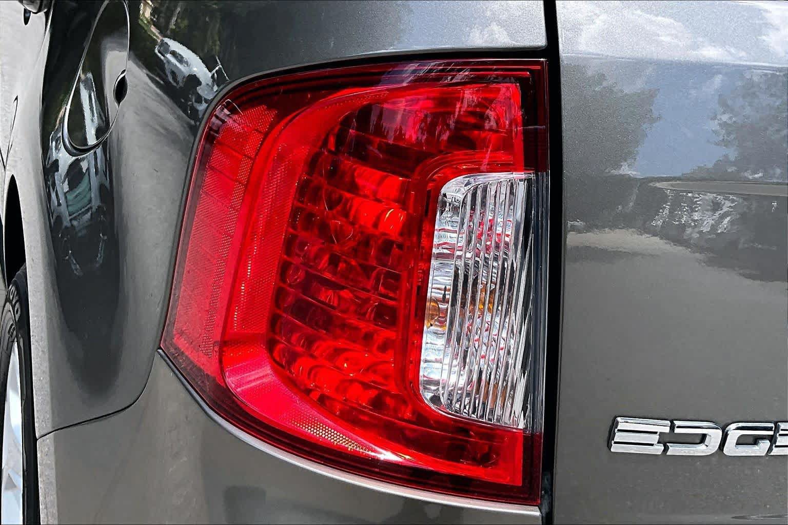 Used 2013 Ford Edge SEL FWD image 28