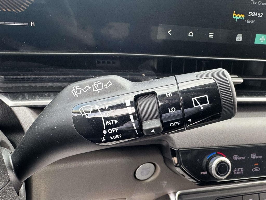 Used 2026 Kia Carnival EX FWD image 25