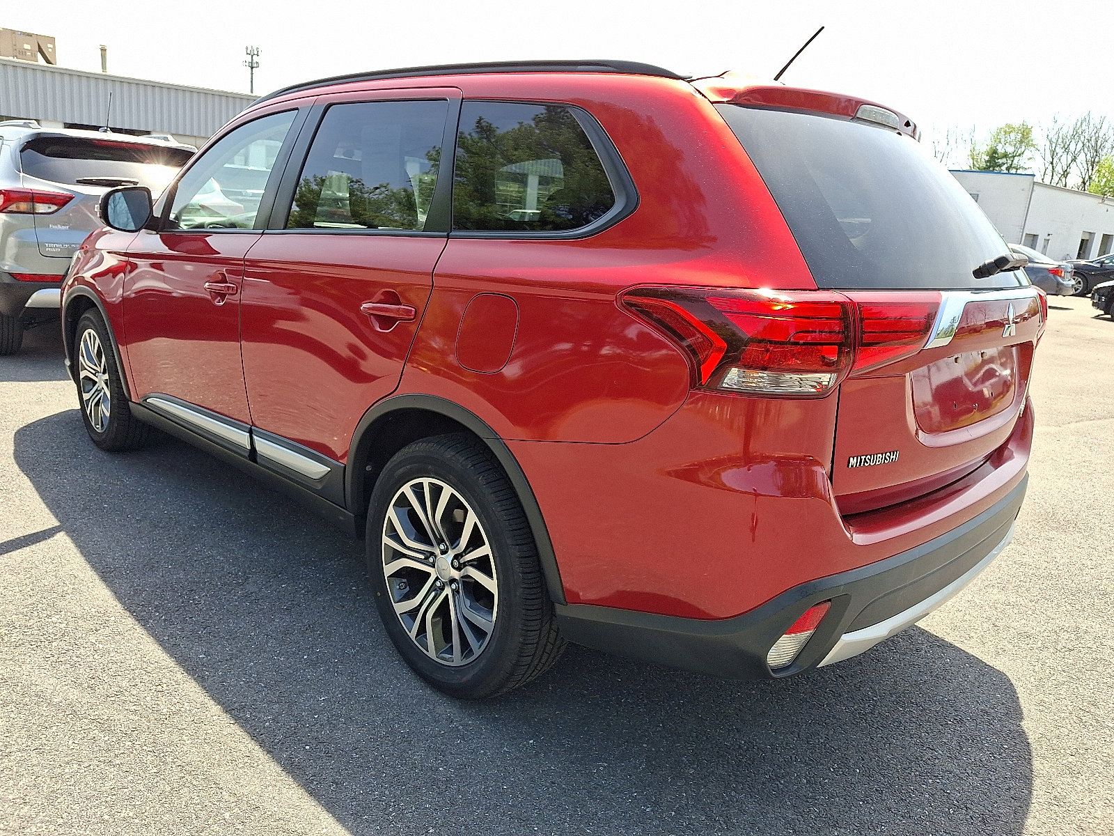 Used 2016 Mitsubishi Outlander SEL AWD/4WD image 4