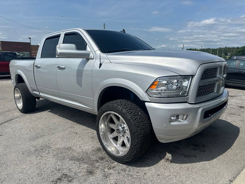 Used 2017 RAM 2500 Laramie AWD/4WD image 2
