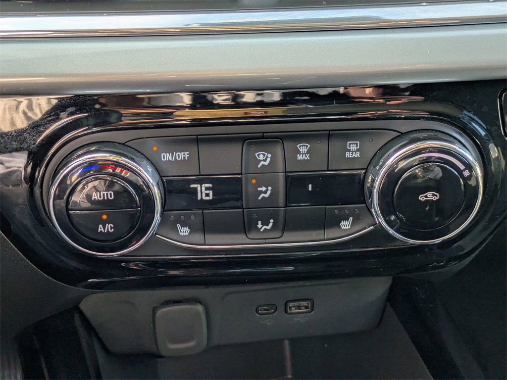 Used 2025 Chevrolet Trax LT w/ LT Convenience Package image 22