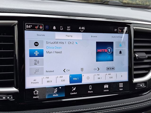 Used 2023 Chrysler Pacifica Touring-L FWD image 15