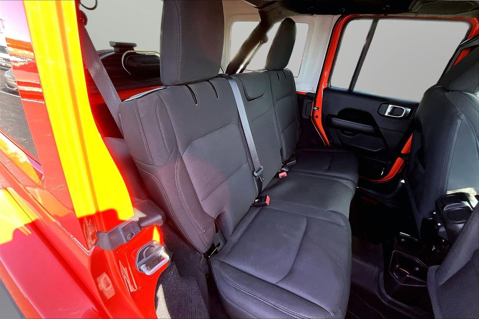 Used 2020 Jeep Wrangler Unlimited Sahara w/ Uconnect 4C Nav & Sound Group AWD/4WD image 17