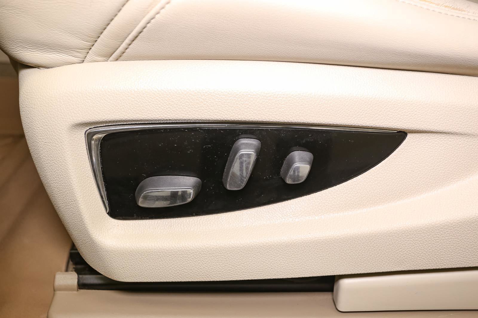 Used 2017 Cadillac Escalade Luxury image 45