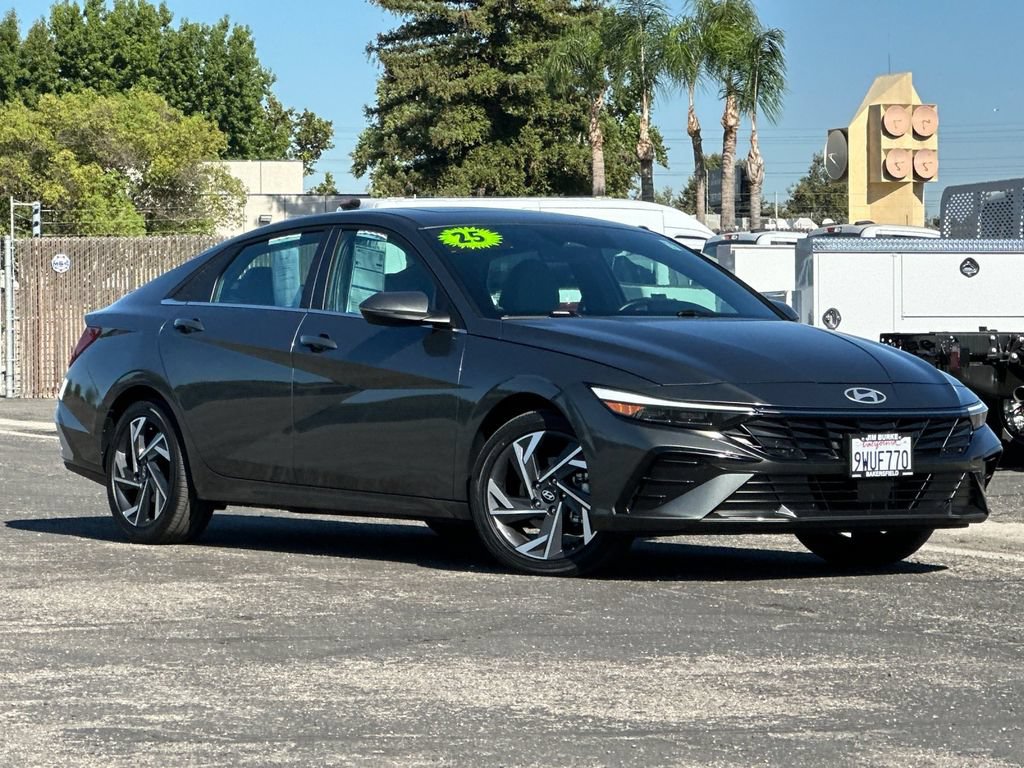Used 2025 Hyundai Elantra Limited FWD image 1