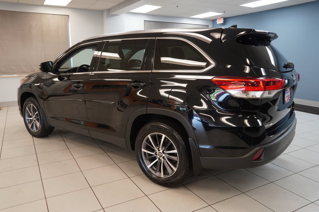 Used 2019 Toyota Highlander XLE AWD/4WD image 8