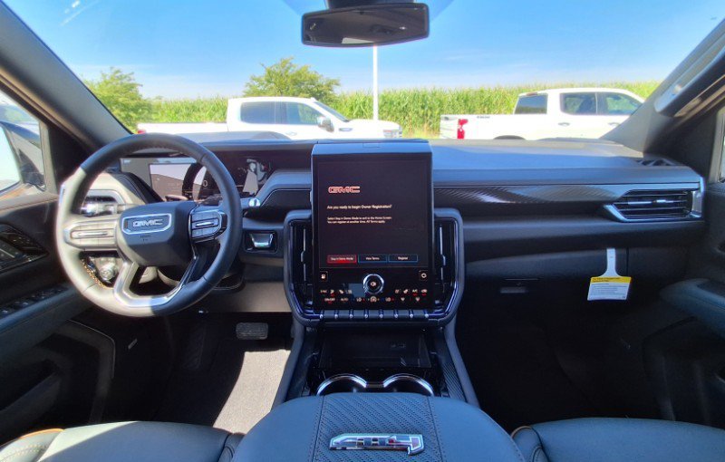 New 2026 GMC Yukon AT4 AWD/4WD image 18