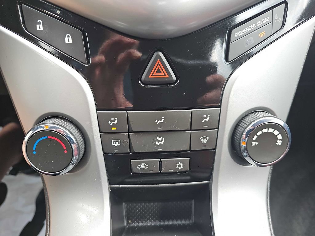 Used 2013 Chevrolet Cruze LT w/ RS Package image 30