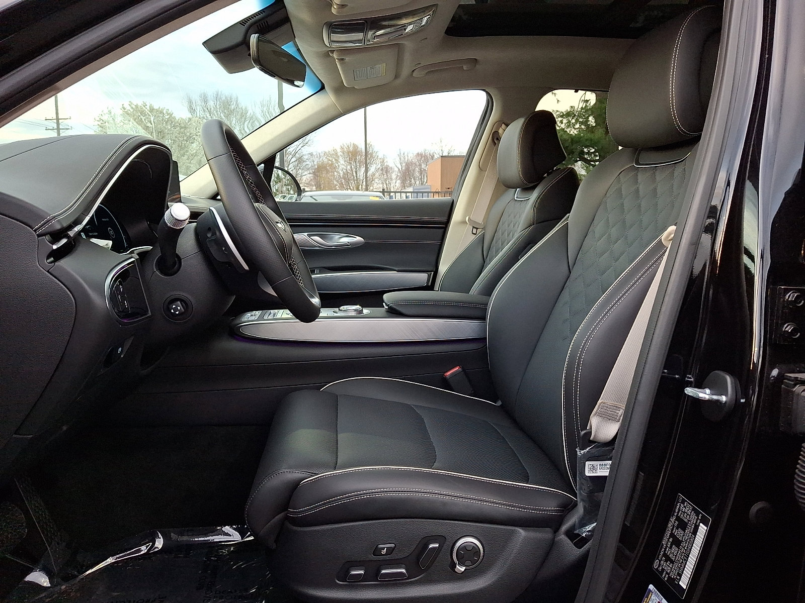 Used 2025 Genesis Electrified GV70 w/ Prestige Package image 14