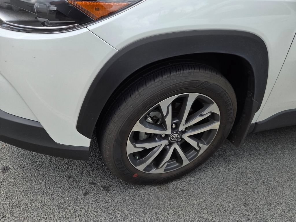 Certified 2023 Toyota Corolla Cross XLE FWD image 4