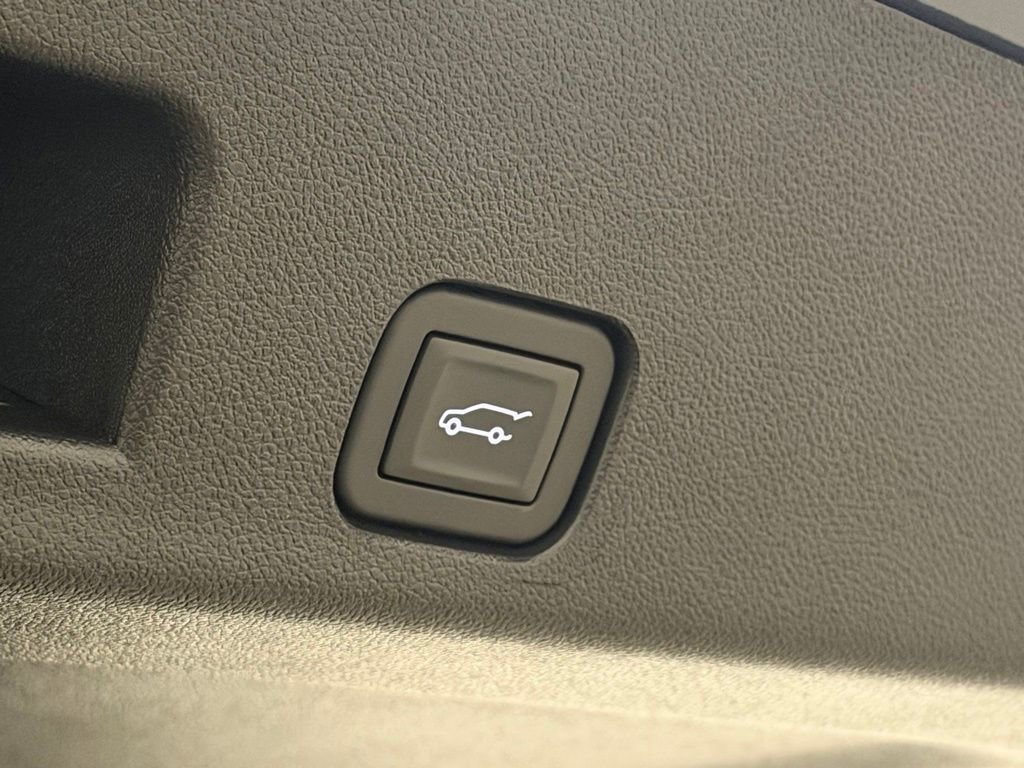 Used 2026 Buick Enclave Avenir w/ Super Cruise Package image 18