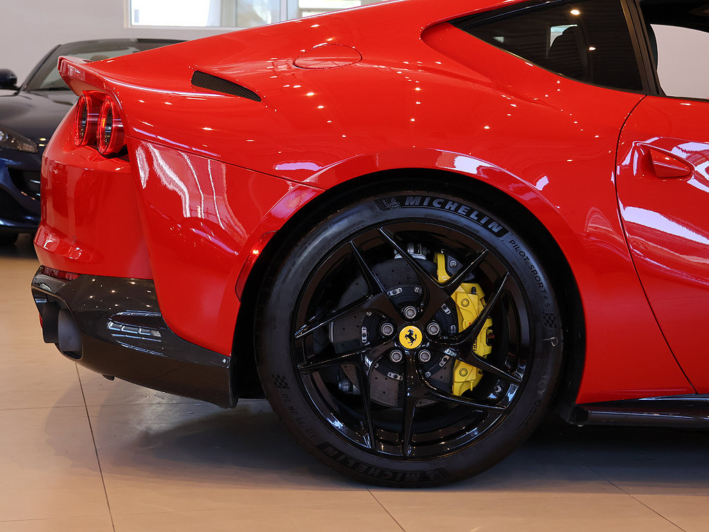 Certified 2018 Ferrari 812 Superfast RWD image 21