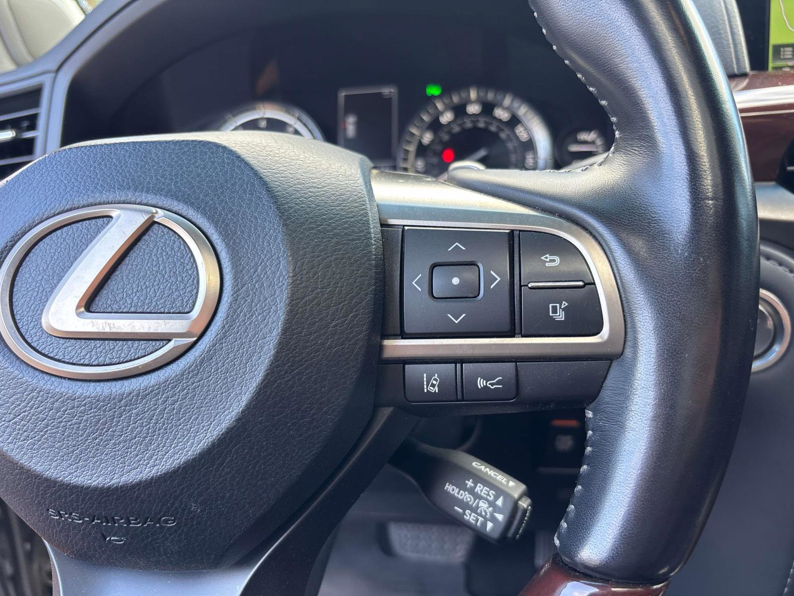 Used 2021 Lexus LX 570 4WD w/ Luxury Package image 22
