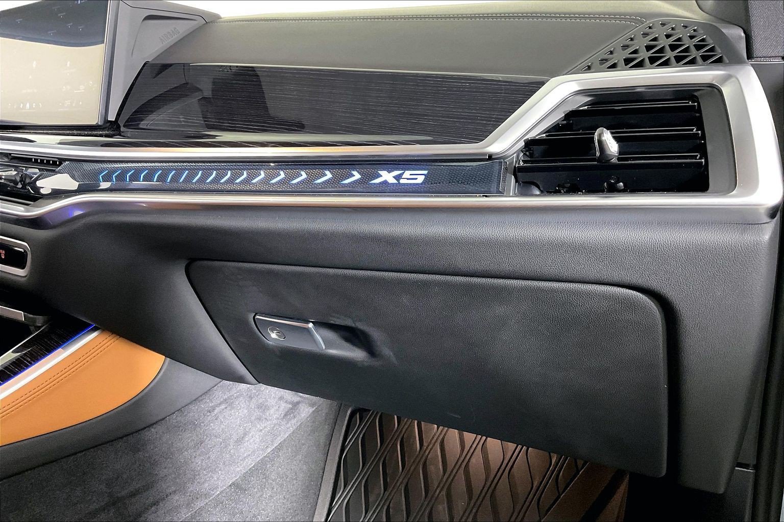 Certified 2026 BMW X5 xDrive40i w/ M Sport Package AWD/4WD image 15