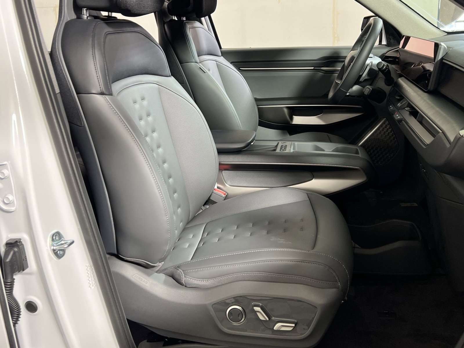 New 2026 Kia EV9 Wind image 27