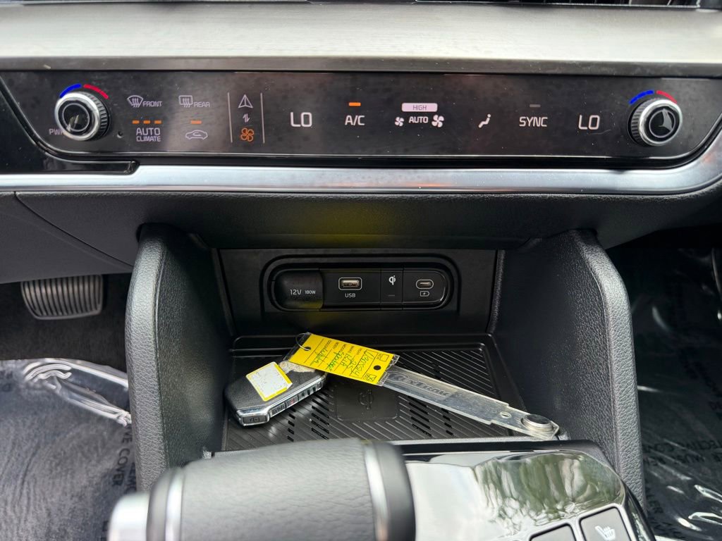 Used 2025 Kia Sportage EX FWD image 23