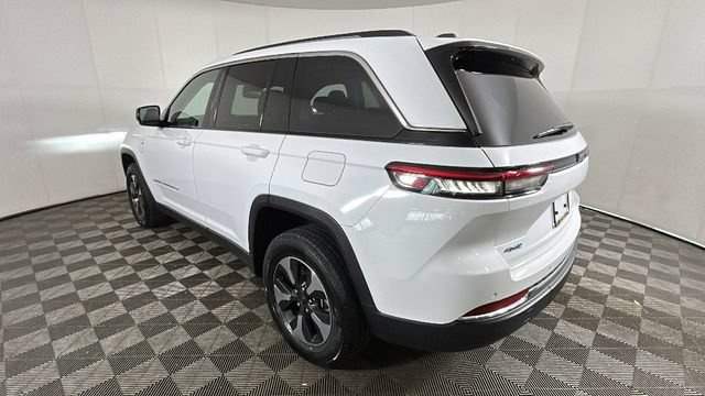 Used 2023 Jeep Grand Cherokee 4WD 4xe image 4