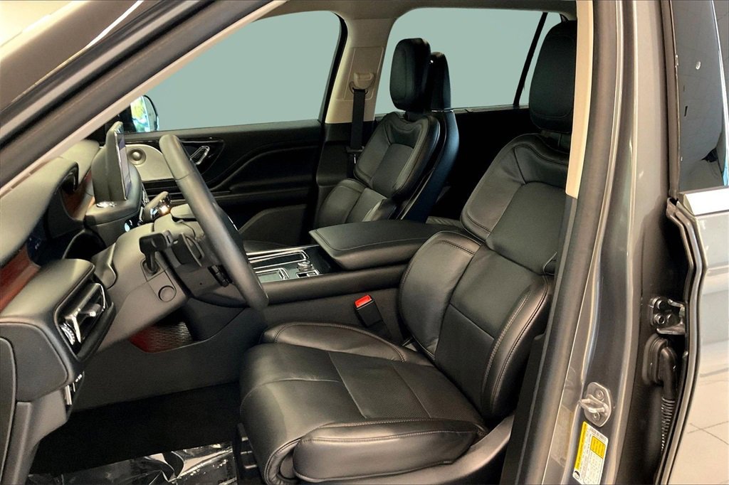 Used 2024 Lincoln Aviator Reserve w/ Equipment Group 201A image 25