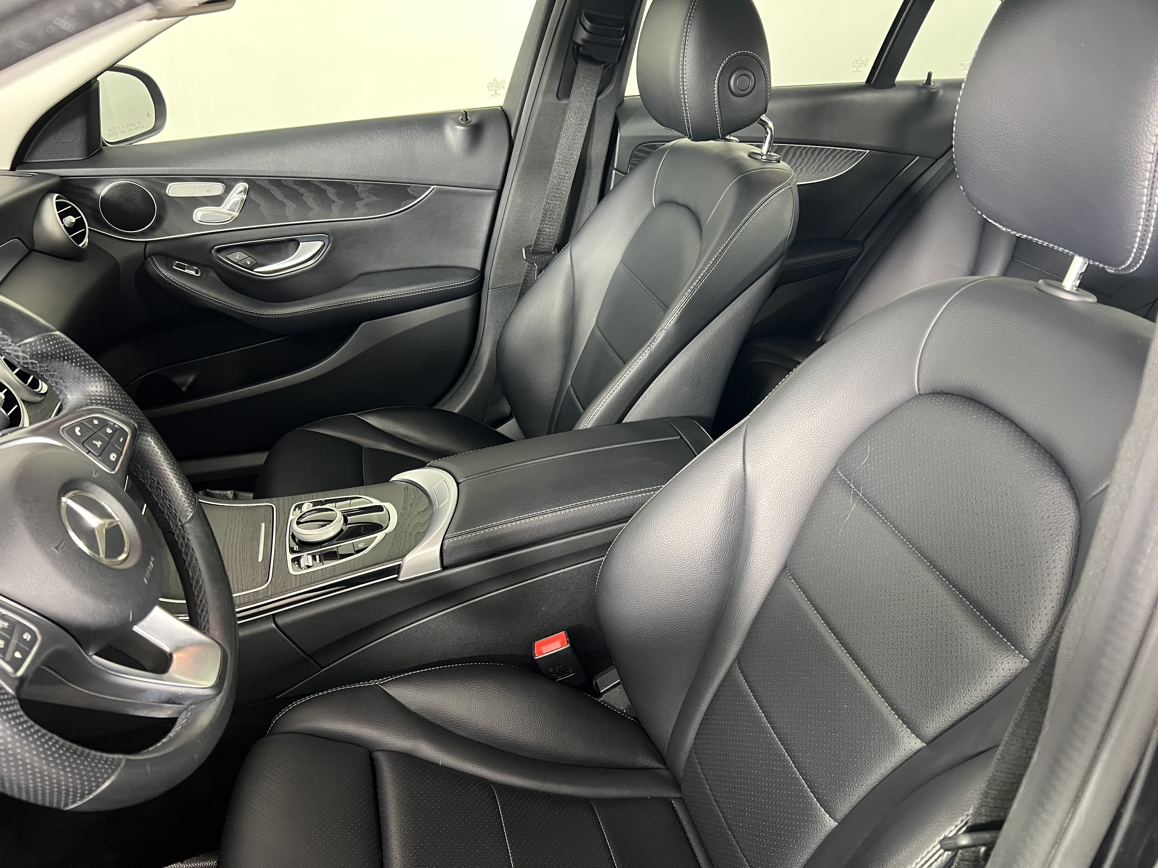 Used 2017 Mercedes-Benz C 300 4MATIC Sedan image 15