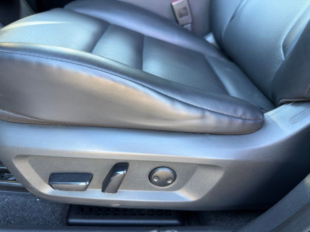 Used 2023 Nissan Rogue SV w/ SV Premium Package image 14