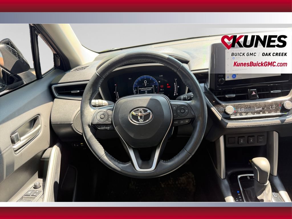 Used 2023 Toyota Corolla Cross XLE w/ Convenience Package AWD/4WD image 15