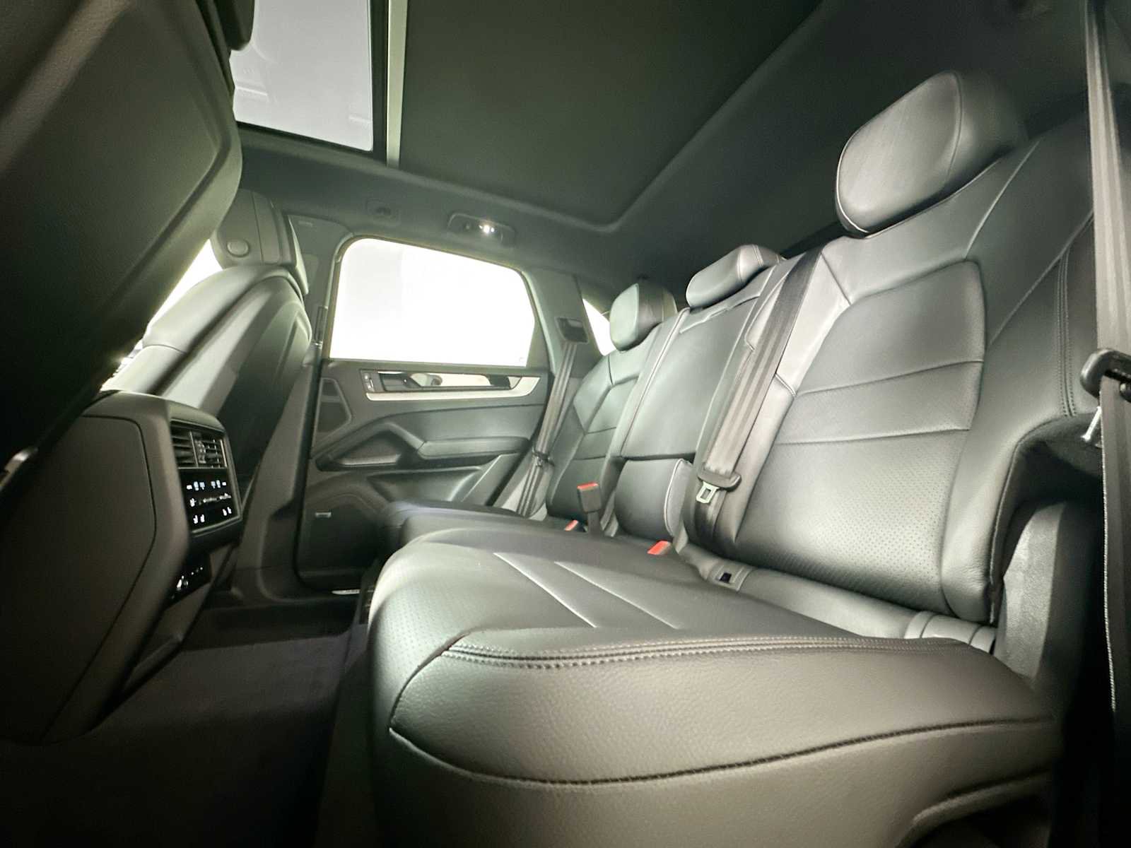 New 2025 Porsche Cayenne image 22