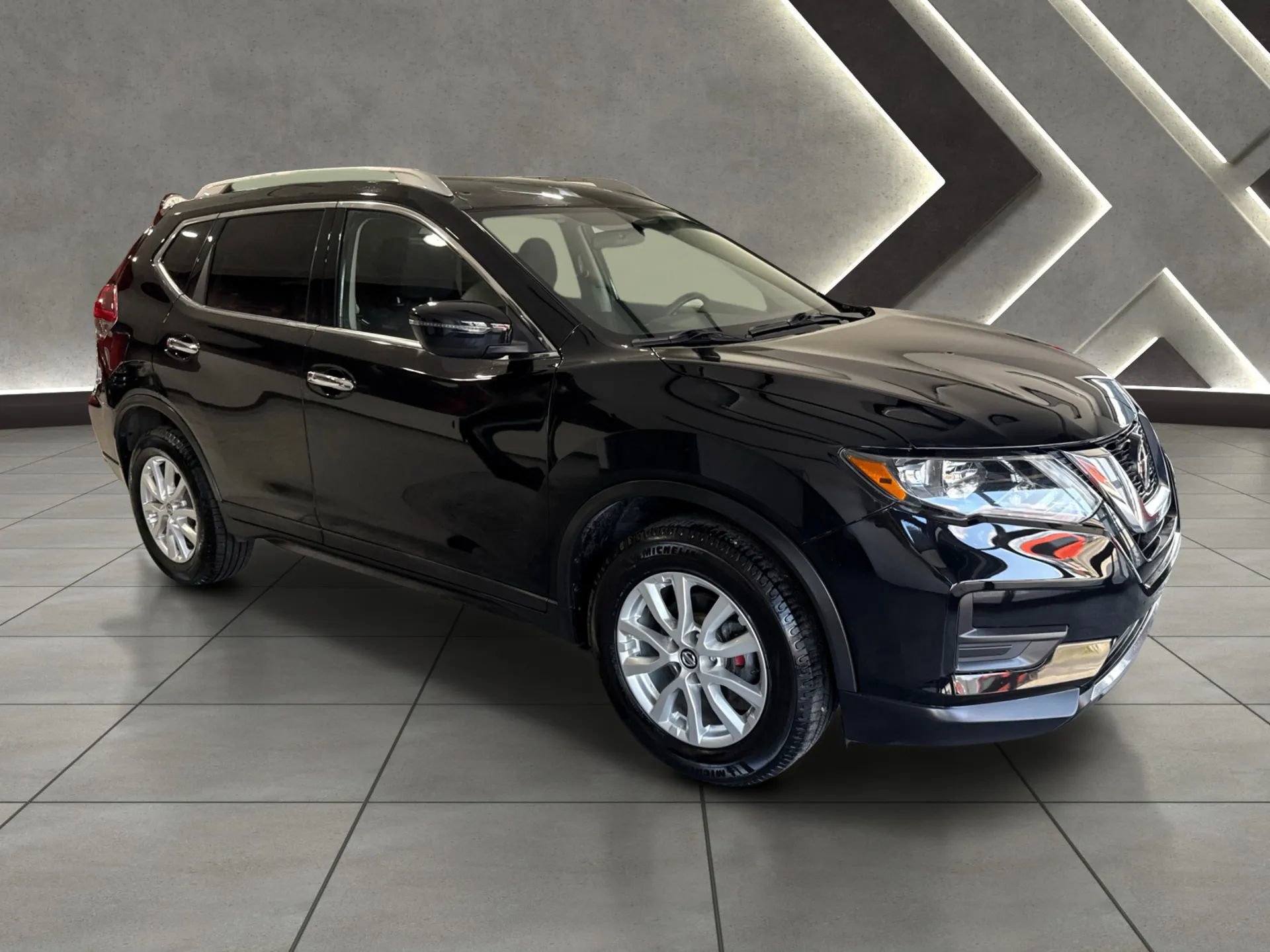 Used 2018 Nissan Rogue SV AWD/4WD image 7