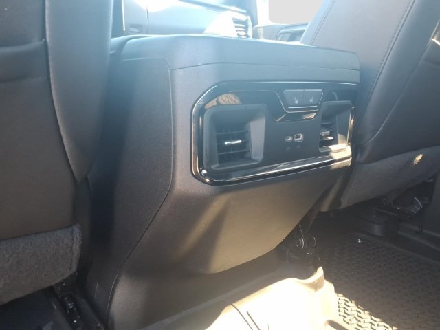 Used 2022 GMC Sierra 1500 AT4 w/ AT4 Preferred Package AWD/4WD image 12