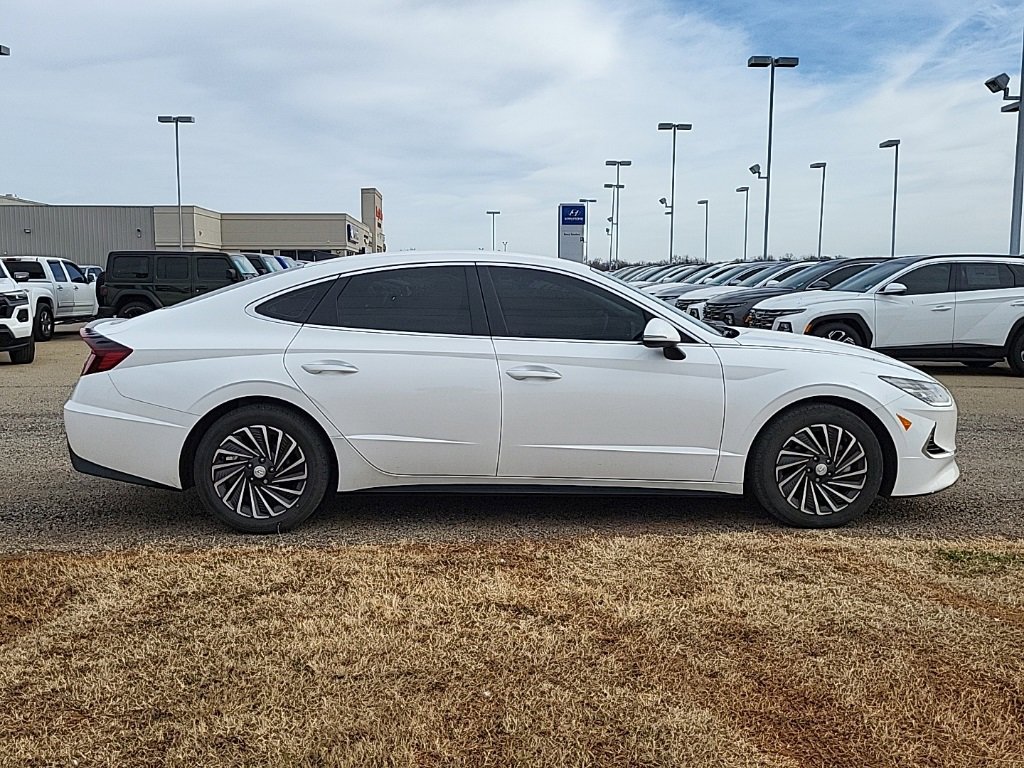 Used 2023 Hyundai Sonata SEL w/ Cargo Package image 2