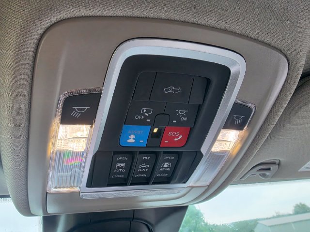 New 2026 RAM 3500 Laramie AWD/4WD image 23