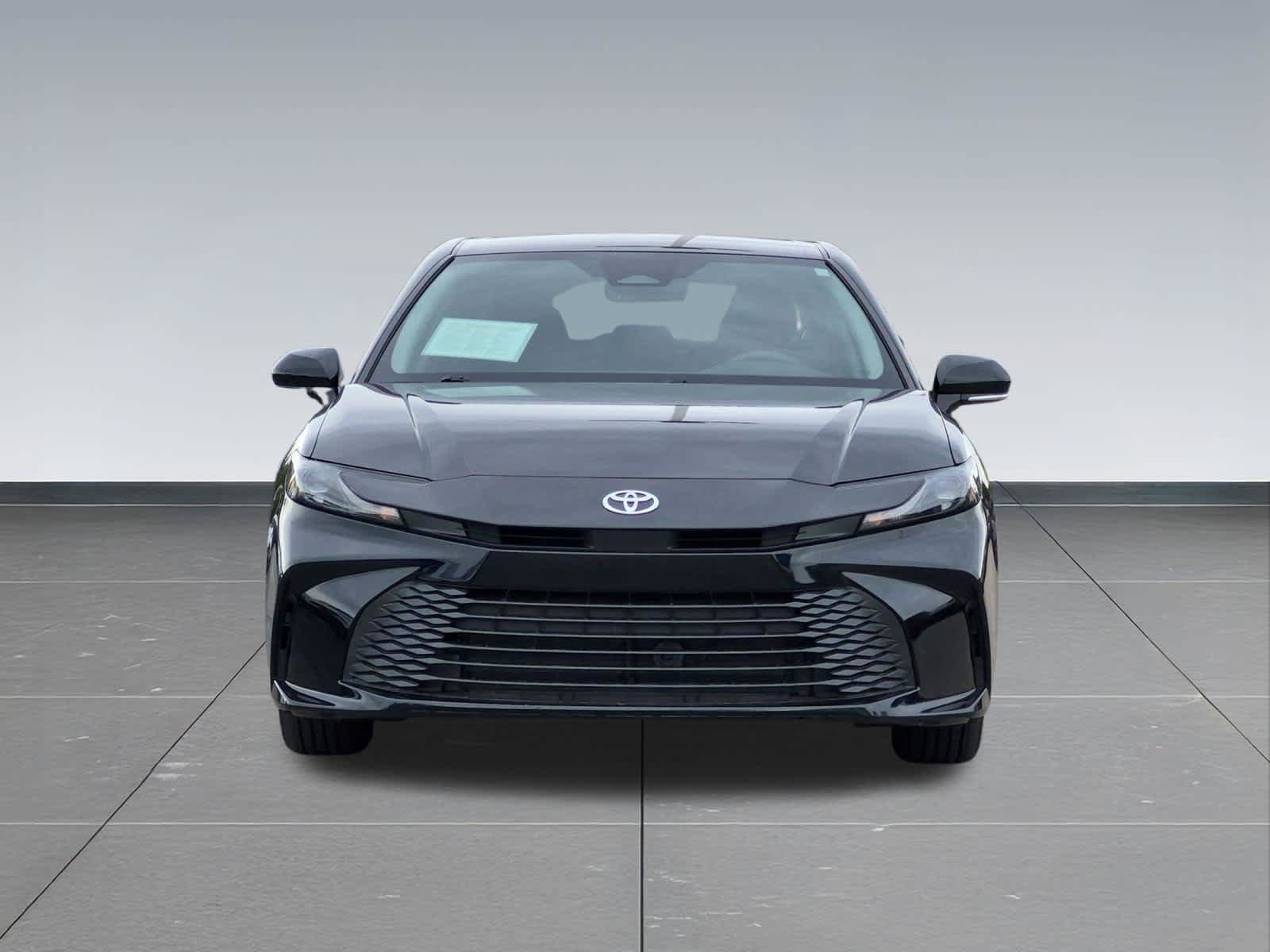 Used 2025 Toyota Camry LE w/ Convenience Package FWD image 9