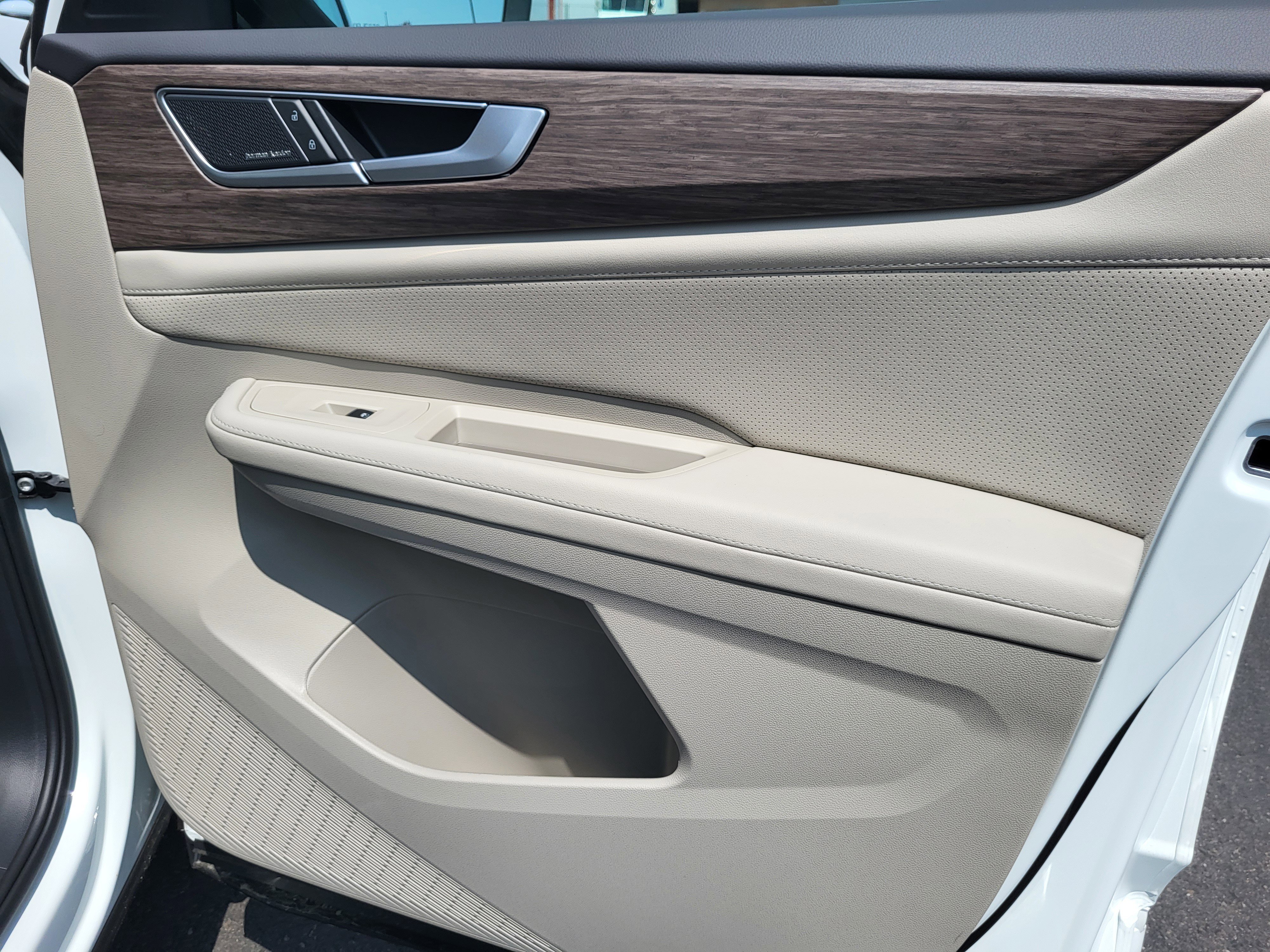 New 2025 Volkswagen Atlas SEL Premium R-Line image 21