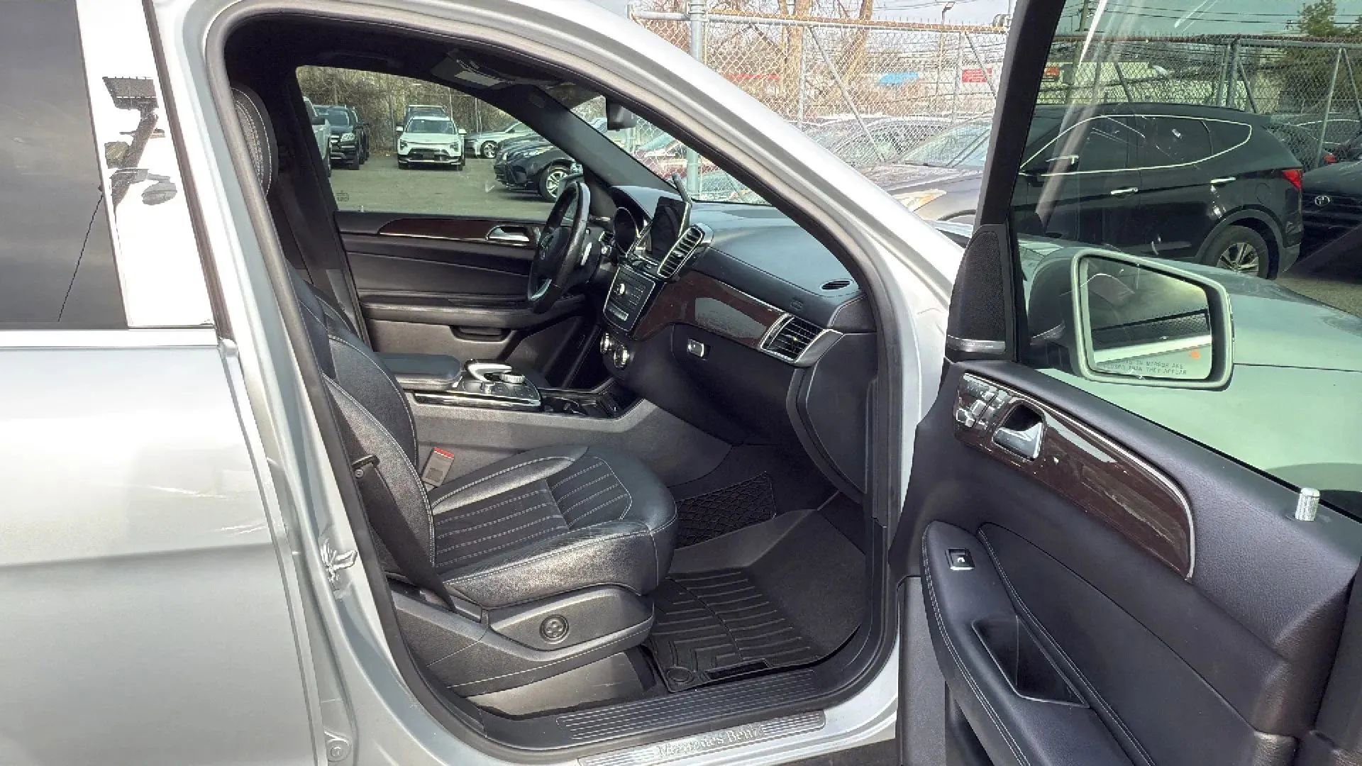 Used 2017 Mercedes-Benz GLS 450 4MATIC image 23