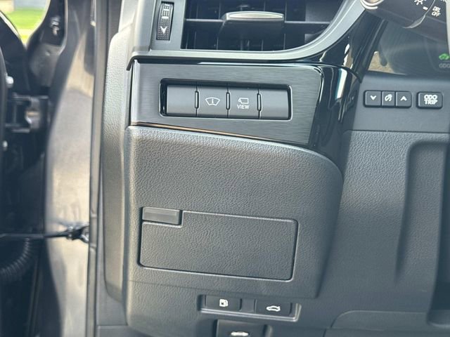 Certified 2025 Lexus ES 300h Ultra Luxury image 31