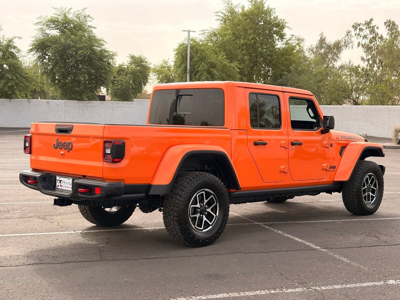 Used 2025 Jeep Gladiator Rubicon AWD/4WD image 6