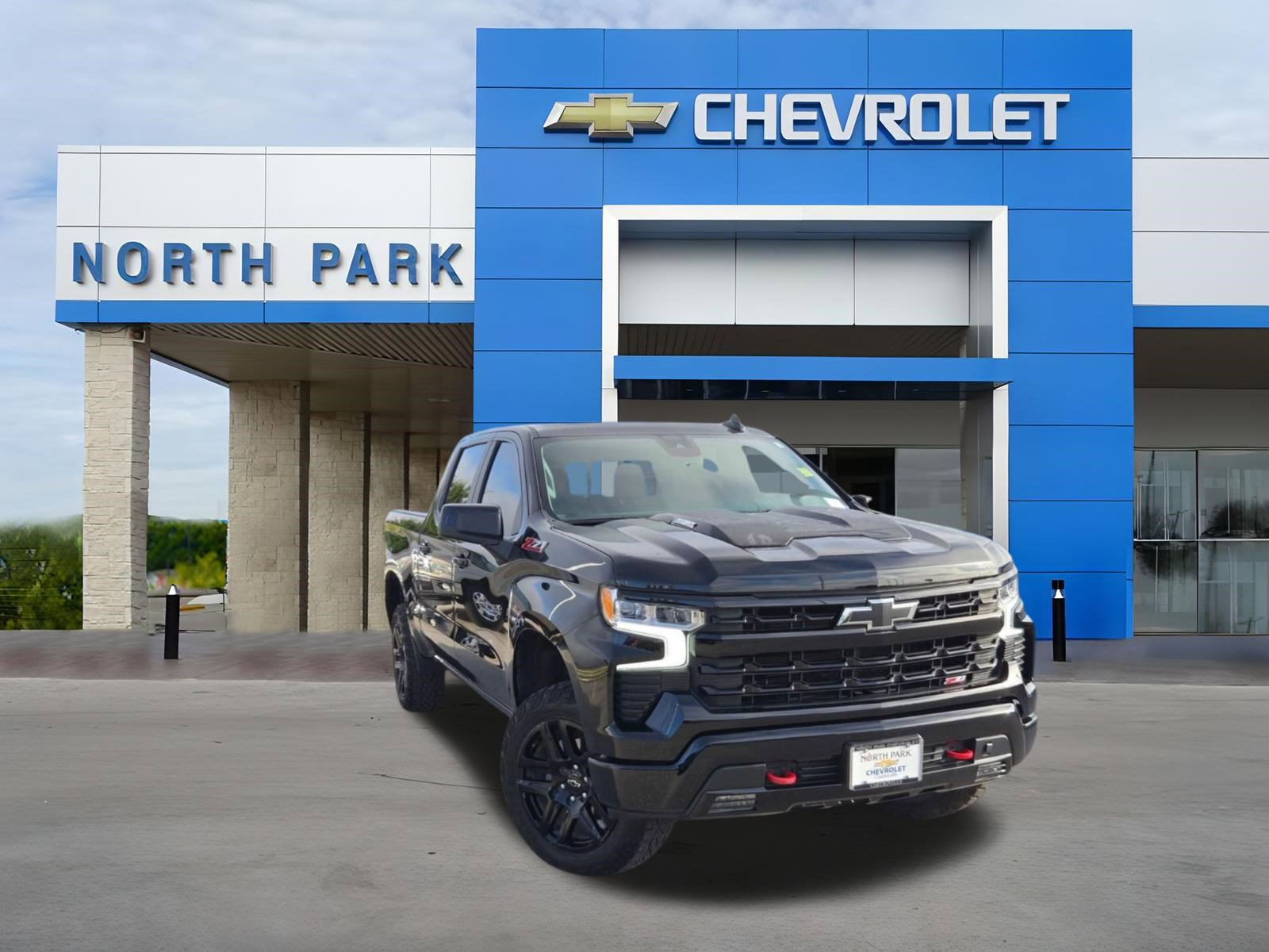 Used 2025 Chevrolet Silverado 1500 LT Trail Boss w/ Convenience Package II AWD/4WD image 1