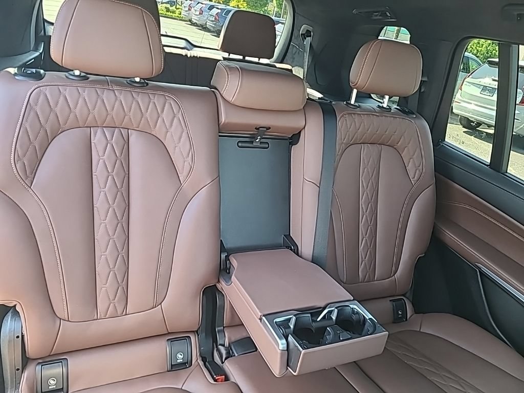 Used 2026 BMW X7 M60i AWD/4WD image 18