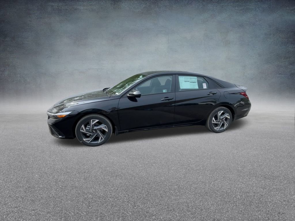 Used 2025 Hyundai Elantra Sport image 11