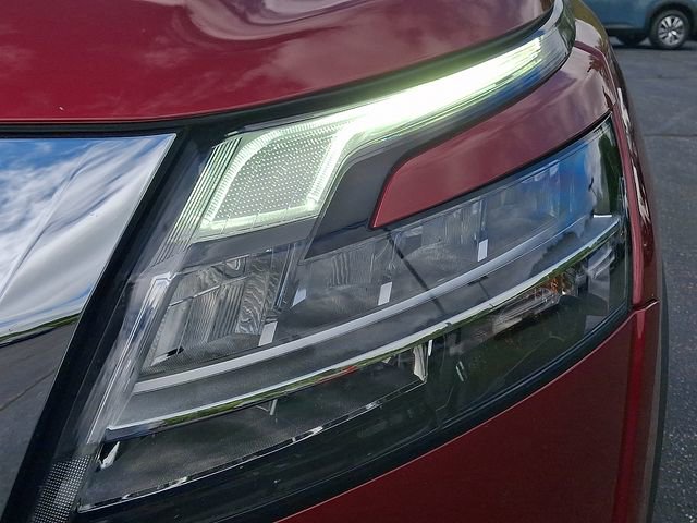 Used 2022 Nissan Pathfinder Platinum w/ Cargo Package AWD/4WD image 9