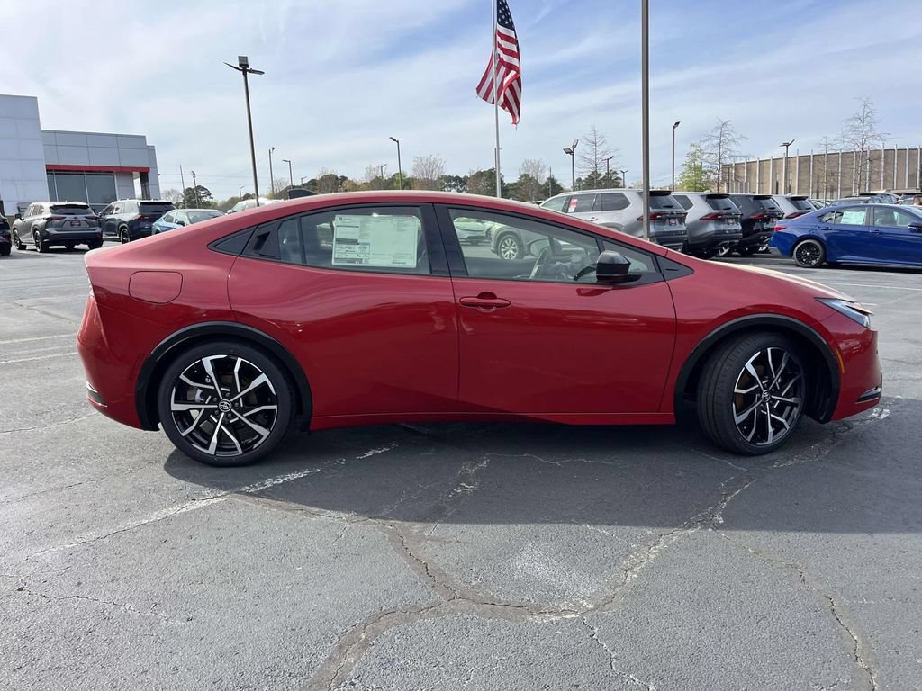 New 2026 Toyota Prius Plug-In Hybrid FWD image 2