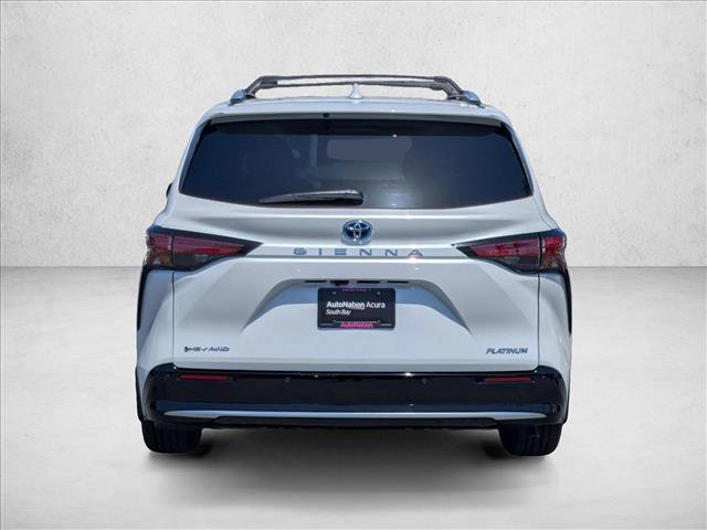 Used 2025 Toyota Sienna Platinum AWD/4WD image 7
